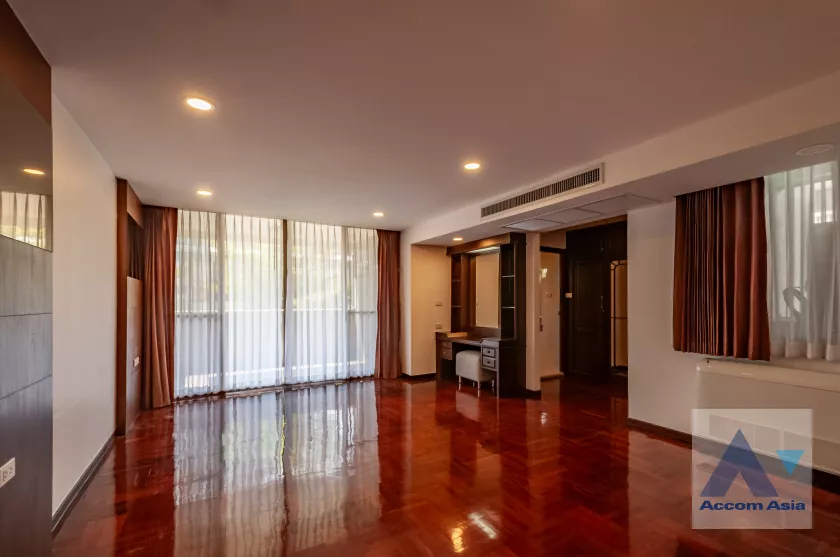 10  4 br Apartment For Rent in Sukhumvit ,Bangkok BTS Phrom Phong at Family Size Desirable AA38925