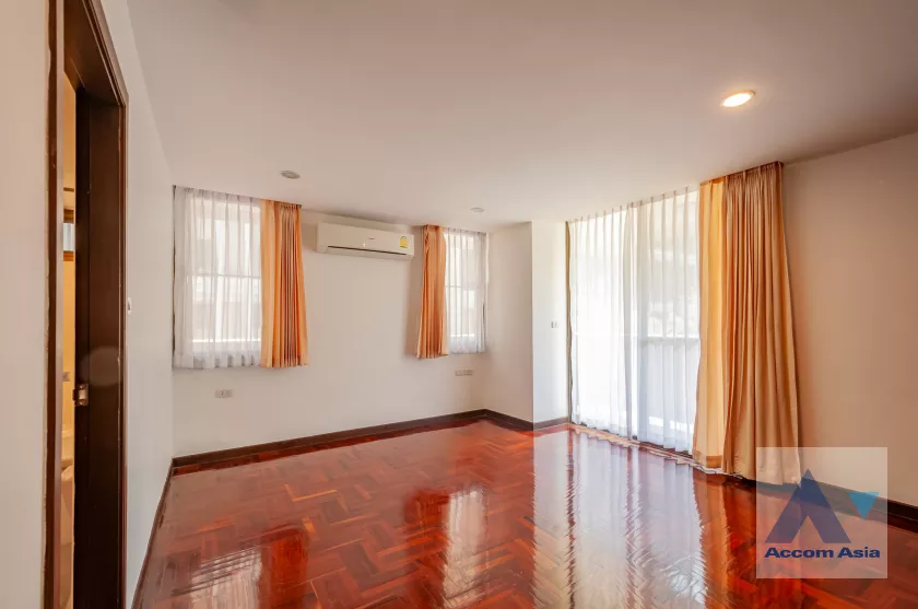 19  4 br Apartment For Rent in Sukhumvit ,Bangkok BTS Phrom Phong at Family Size Desirable AA38925