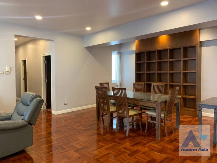 unit 3 Bedrooms  Condominium For Rent in Sukhumvit, Bangkok  near BTS Phrom Phong (AA38927)