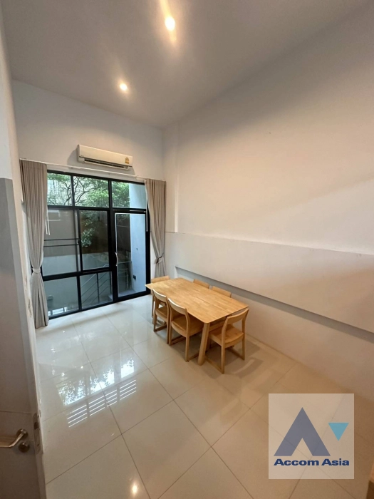  1  3 br House for rent and sale in Sathorn ,Bangkok BTS Chong Nonsi - MRT Lumphini AA38936