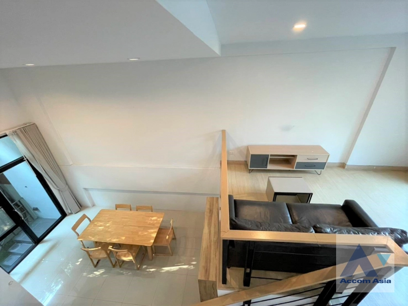 unitPet friendly |  3 Bedrooms  House For Rent & Sale in Sathorn, Bangkok  near MRT Lumphini - BTS Chong Nonsi (AA38936)