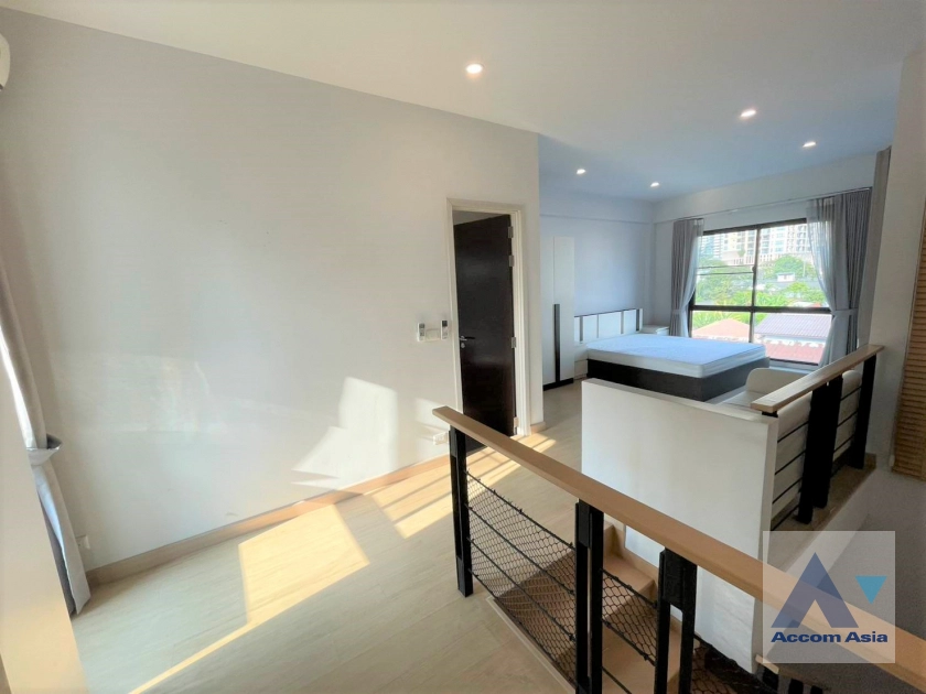 5  3 br House for rent and sale in Sathorn ,Bangkok MRT Lumphini - BTS Chong Nonsi AA38936