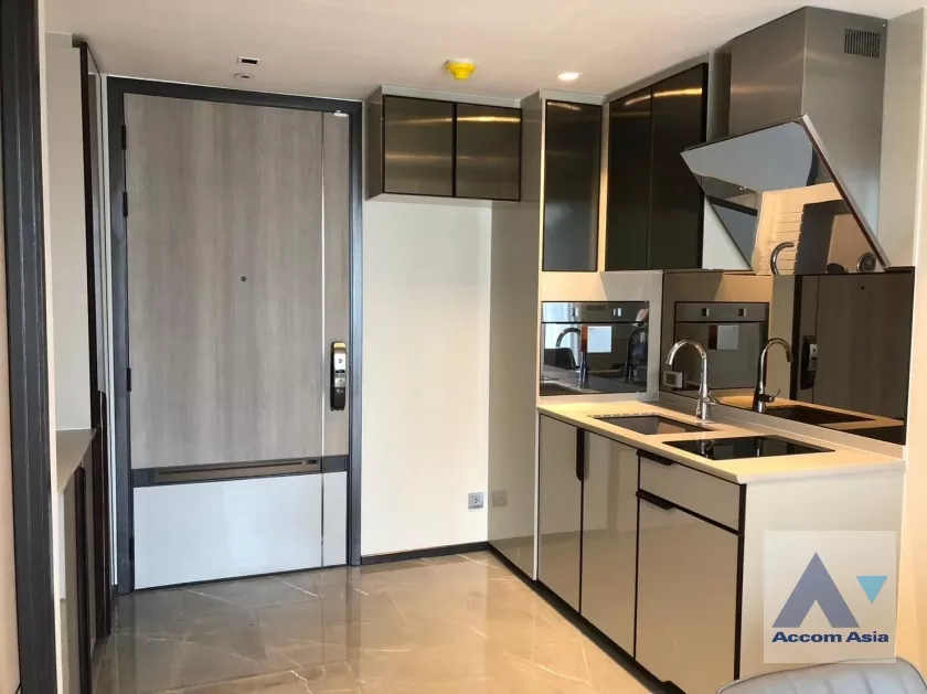 unit 1 Bedroom  Condominium For Rent in Sukhumvit, Bangkok  near BTS Ekkamai (AA38944)