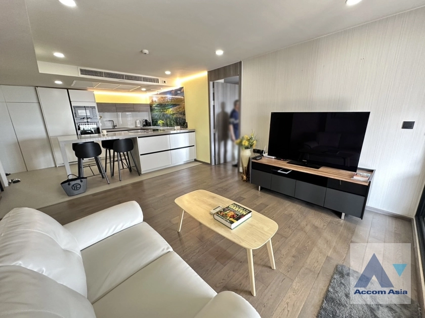  3 Bedrooms  Condominium For Rent & Sale in Ploenchit, Bangkok  near BTS Ratchadamri - MRT Silom (AA38945)