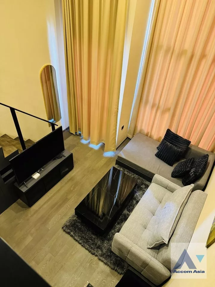  1 Bedroom  Condominium For Rent in Silom, Bangkok  (AA38956)