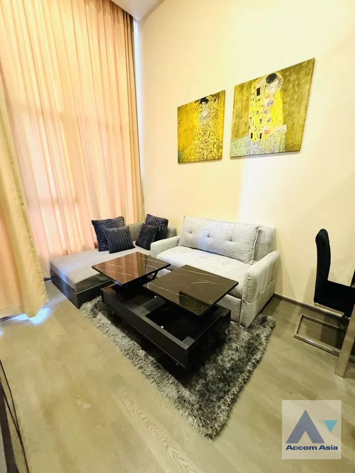  1 Bedroom  Condominium For Rent in Silom, Bangkok  (AA38956)