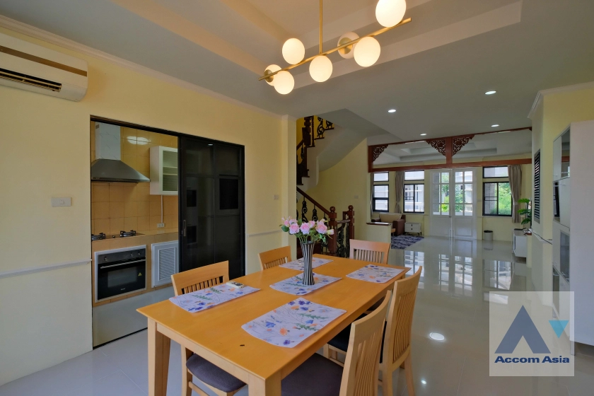 8  3 br Townhouse For Rent in Sukhumvit ,Bangkok BTS Phrom Phong at Chicha Castle AA38960