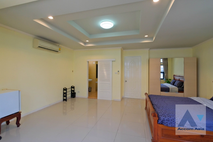 14  3 br Townhouse For Rent in Sukhumvit ,Bangkok BTS Phrom Phong at Chicha Castle AA38960