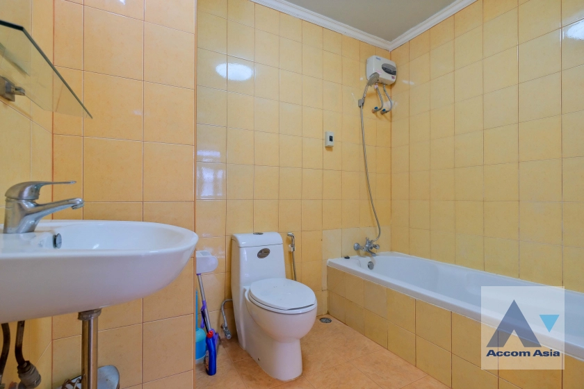 15  3 br Townhouse For Rent in Sukhumvit ,Bangkok BTS Phrom Phong at Chicha Castle AA38960