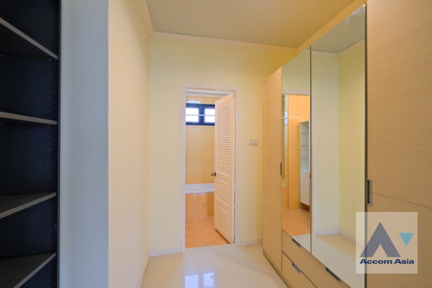 21  3 br Townhouse For Rent in Sukhumvit ,Bangkok BTS Phrom Phong at Chicha Castle AA38960