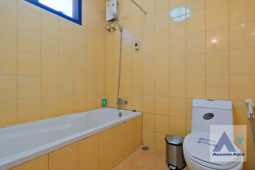 23  3 br Townhouse For Rent in Sukhumvit ,Bangkok BTS Phrom Phong at Chicha Castle AA38960