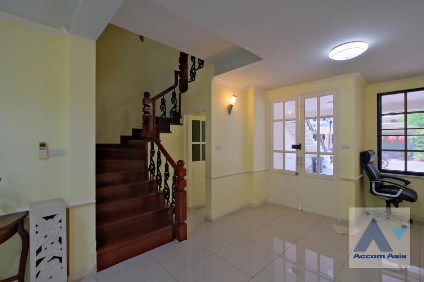  1  3 br Townhouse For Rent in Sukhumvit ,Bangkok BTS Phrom Phong at Chicha Castle AA38960