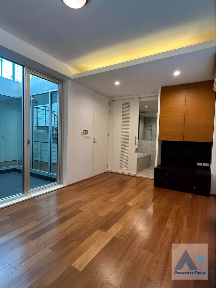 9  3 br Townhouse For Sale in Sathorn ,Bangkok BTS Chong Nonsi - MRT Khlong Toei at The Loft AA38964