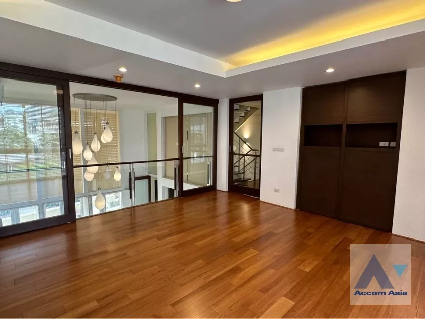 8  3 br Townhouse For Sale in Sathorn ,Bangkok BTS Chong Nonsi - MRT Khlong Toei at The Loft AA38964