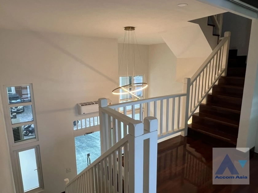 10  4 br House for rent and sale in Sukhumvit ,Bangkok BTS On Nut at Baan Hong Nakorn Sukhumvit AA38967