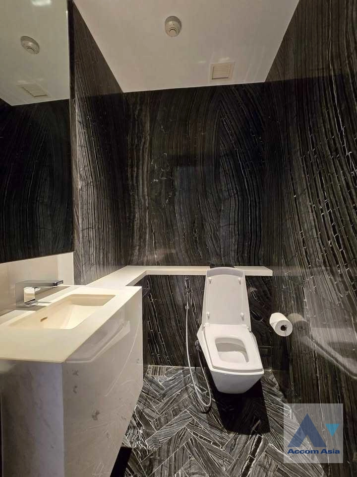 25  2 br Condominium for rent and sale in Sathorn ,Bangkok BTS Saphan Taksin at Four Seasons Private Residences AA38968