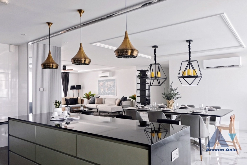 unit 3 Bedrooms  Condominium For Rent & Sale in Sukhumvit, Bangkok  near BTS Phrom Phong (AA38973)