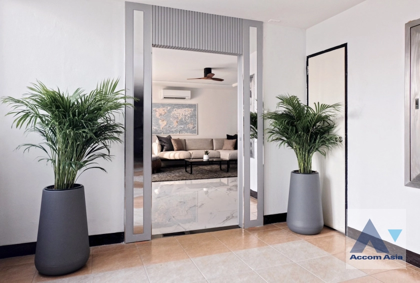 8  3 br Condominium for rent and sale in Sukhumvit ,Bangkok BTS Phrom Phong at D.S. Tower 1 AA38973