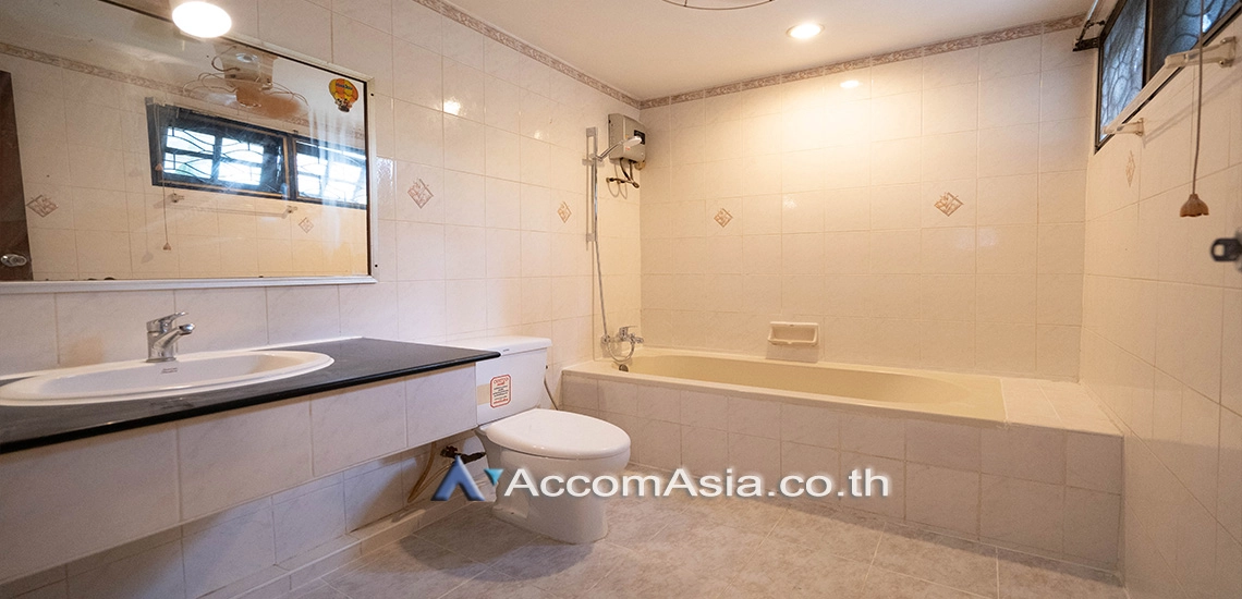 10  3 br House For Rent in Sukhumvit ,Bangkok BTS Nana 11001701