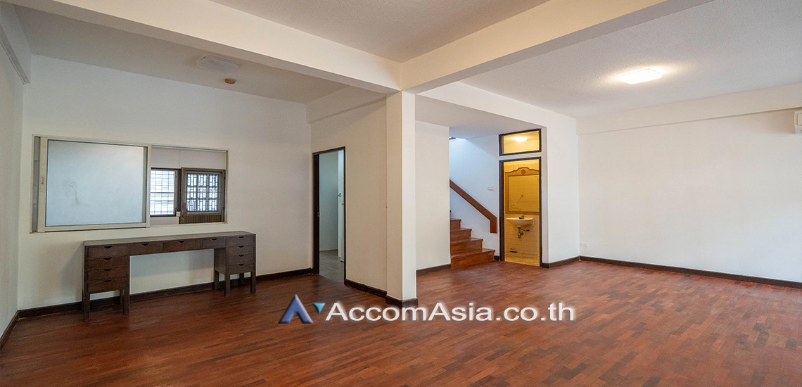  1  3 br House For Rent in sukhumvit ,Bangkok BTS Nana 11001701