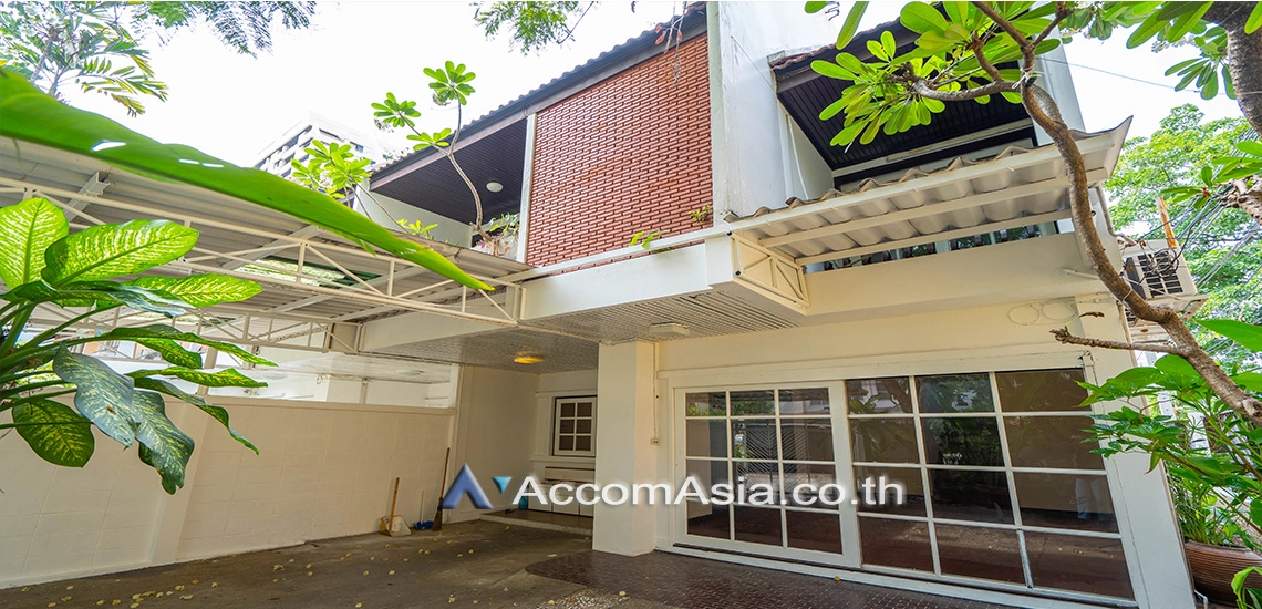 unit 3 Bedrooms  House For Rent in Sukhumvit, Bangkok  near BTS Nana (11001701)