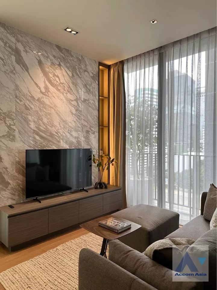 5  1 br Condominium For Rent in Ploenchit ,Bangkok BTS Chitlom at 28 Chidlom AA38978