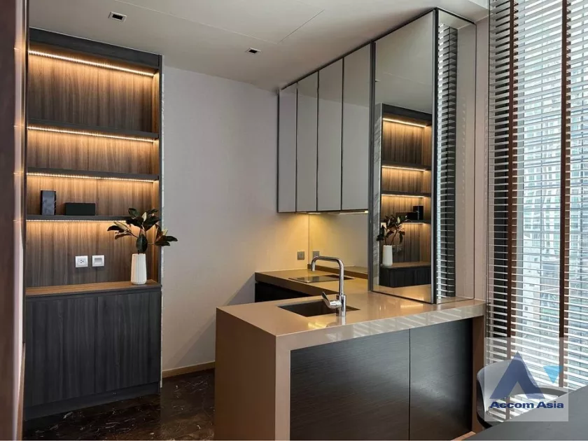 7  1 br Condominium For Rent in Ploenchit ,Bangkok BTS Chitlom at 28 Chidlom AA38978