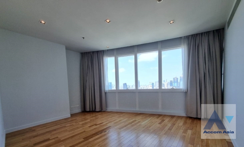 unitFully Furnished, Lake View, Big Balcony |  3 Bedrooms  Condominium For Rent in Sukhumvit, Bangkok  near BTS Asok - MRT Sukhumvit (AA38989)