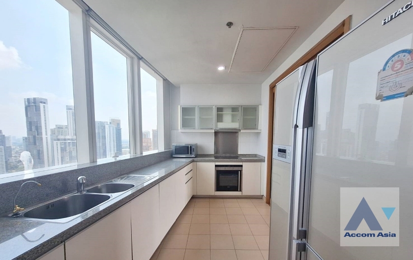 unitLake View, Big Balcony |  3 Bedrooms  Condominium For Rent in Sukhumvit, Bangkok  near BTS Asok - MRT Sukhumvit (AA38990)