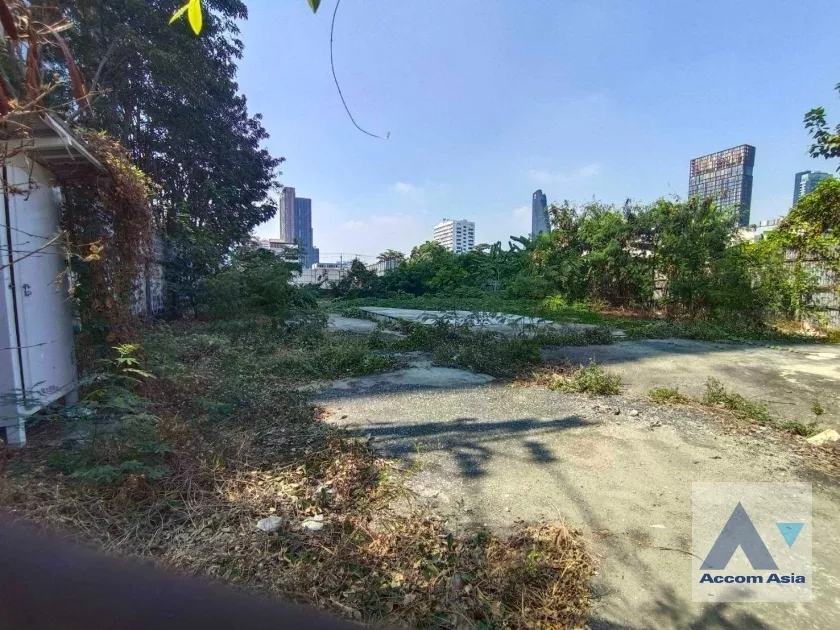  1  Land For Rent in Sukhumvit ,Bangkok BTS Thong Lo - BTS Ekkamai AA38991