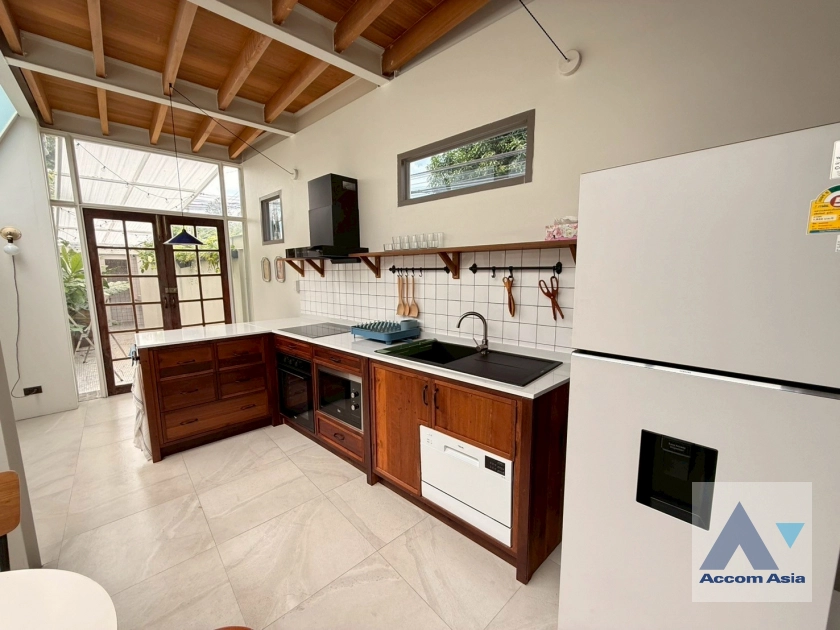 19  1 br House for rent and sale in Phaholyothin ,Bangkok BTS Ari AA38992