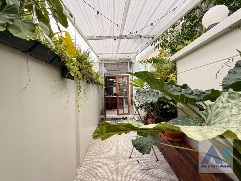 23  1 br House for rent and sale in Phaholyothin ,Bangkok BTS Ari AA38992