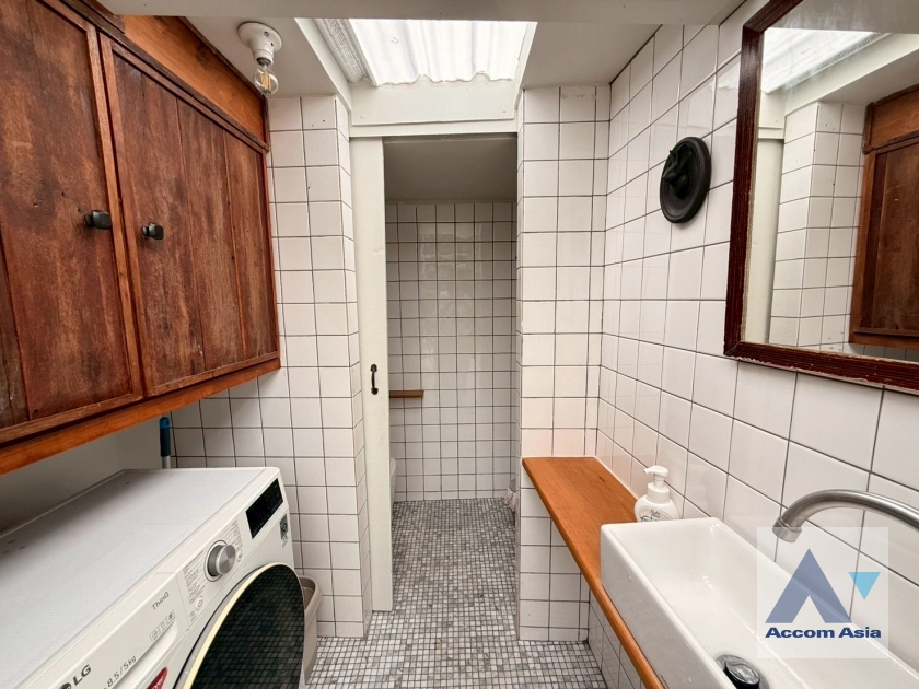 22  1 br House for rent and sale in Phaholyothin ,Bangkok BTS Ari AA38992