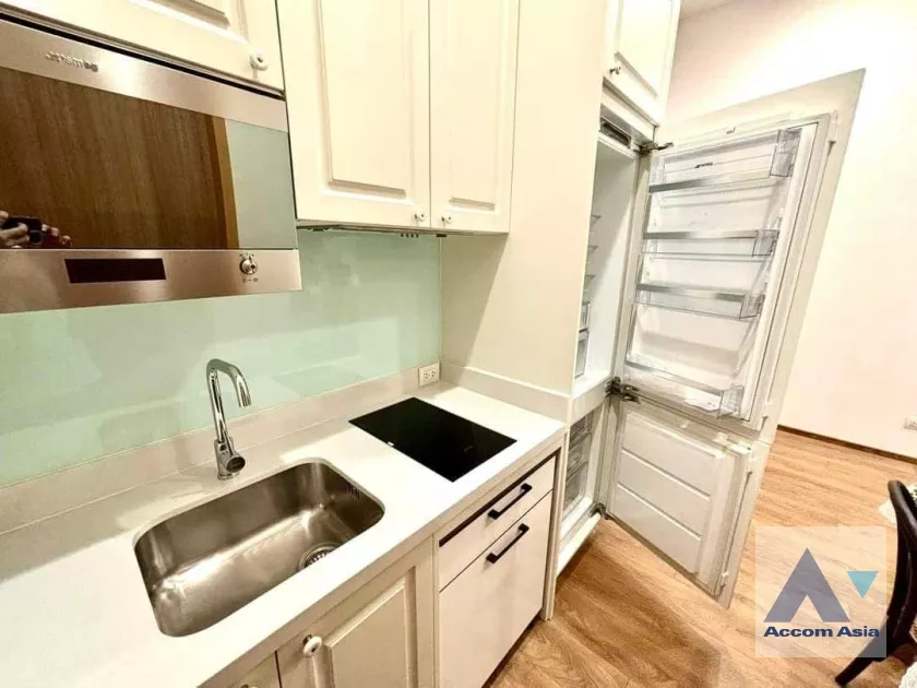 unit 2 Bedrooms  Condominium For Rent in Sukhumvit, Bangkok  near BTS Phrom Phong (AA39000)