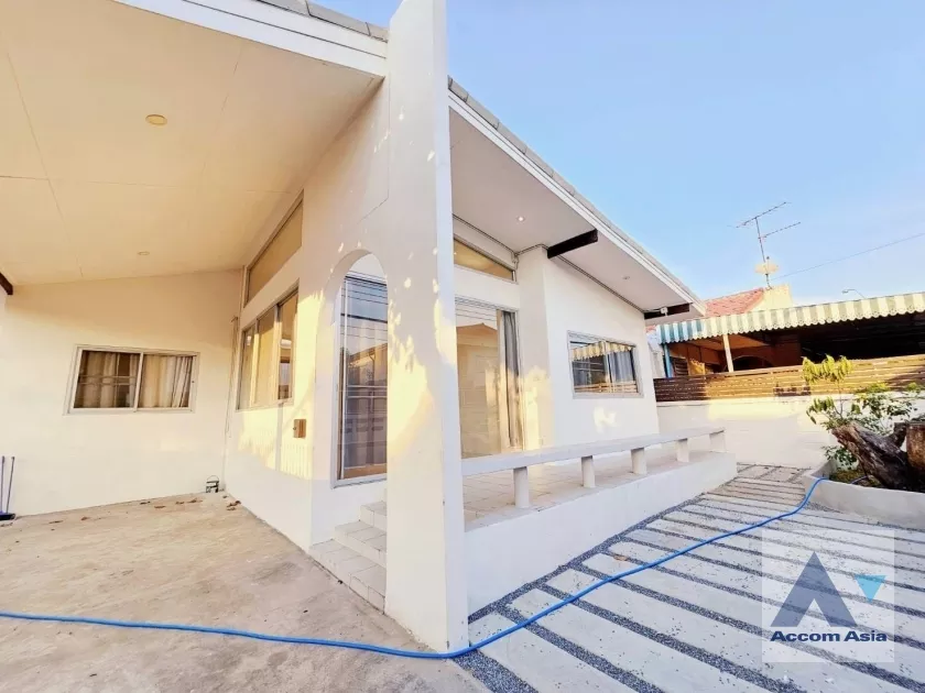  2  3 br House For Rent in Lat Phrao ,Bangkok  AA39011