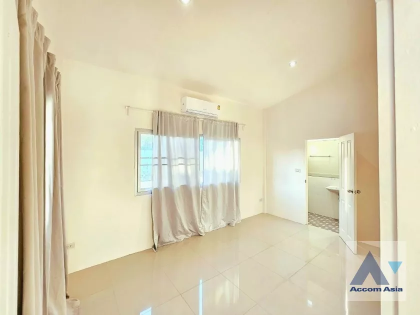 9  3 br House For Rent in Lat Phrao ,Bangkok  AA39011