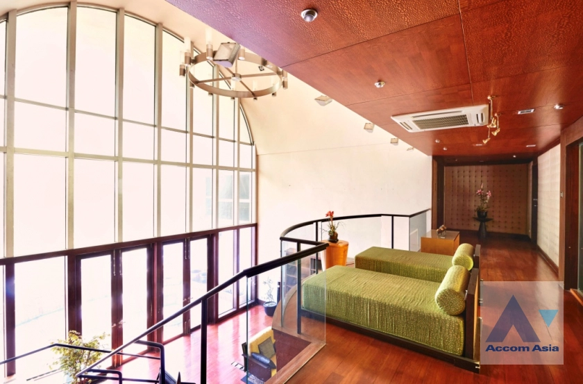 7  4 br Condominium For Sale in Sathorn ,Bangkok BTS Sala Daeng - MRT Lumphini at Sathorn Park Place AA39012