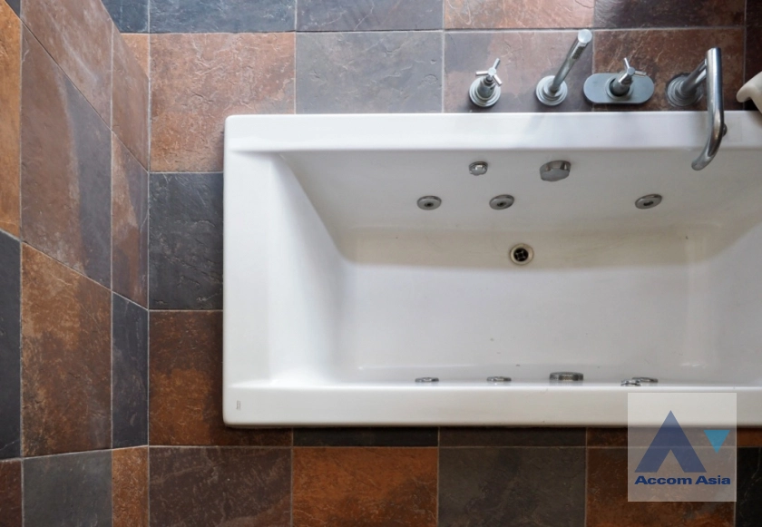 18  4 br Condominium For Sale in Sathorn ,Bangkok BTS Sala Daeng - MRT Lumphini at Sathorn Park Place AA39012