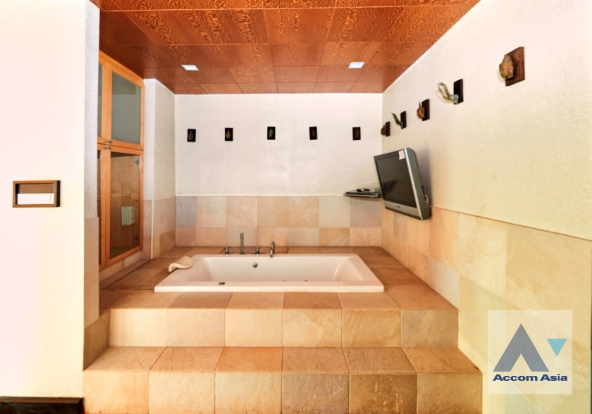 16  4 br Condominium For Sale in Sathorn ,Bangkok BTS Sala Daeng - MRT Lumphini at Sathorn Park Place AA39012