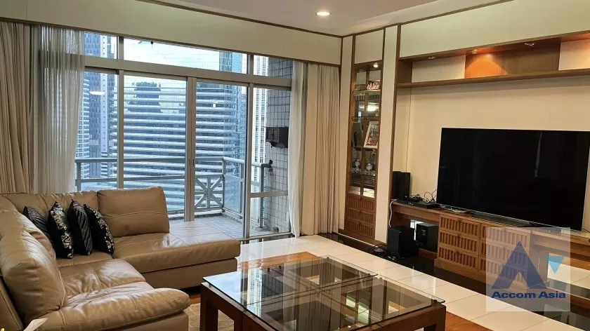  2 Bedrooms  Condominium For Sale in Ploenchit, Bangkok  near BTS Ploenchit (AA39013)
