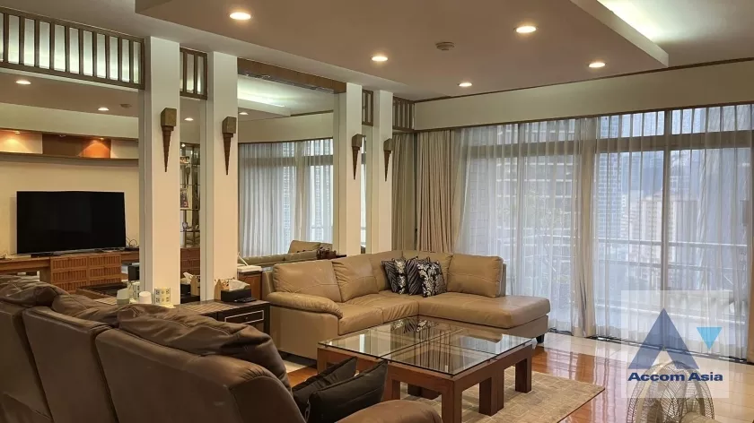  2 Bedrooms  Condominium For Sale in Ploenchit, Bangkok  near BTS Ploenchit (AA39013)