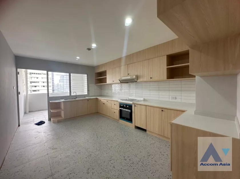 5  3 br Apartment For Rent in Sukhumvit ,Bangkok BTS Ekkamai at Ideal Place For Big Families AA39019