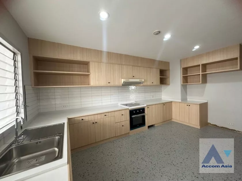 6  3 br Apartment For Rent in Sukhumvit ,Bangkok BTS Ekkamai at Ideal Place For Big Families AA39019