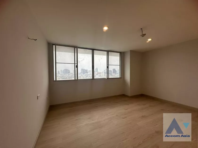 12  3 br Apartment For Rent in Sukhumvit ,Bangkok BTS Ekkamai at Ideal Place For Big Families AA39019