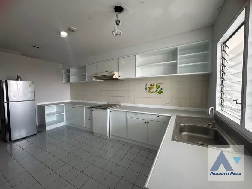 5  3 br Apartment For Rent in Sukhumvit ,Bangkok BTS Ekkamai at Ideal Place For Big Families AA39021
