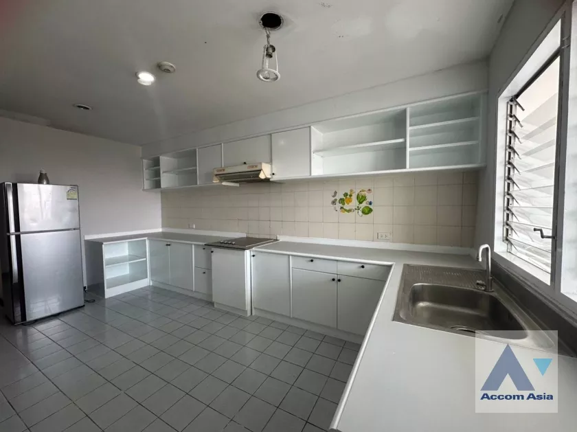 5  3 br Apartment For Rent in Sukhumvit ,Bangkok BTS Ekkamai at Ideal Place For Big Famlilies AA39021