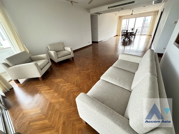  3 Bedrooms  Apartment For Rent in Sathorn, Bangkok  near BRT Technic Krungthep (AA39022)