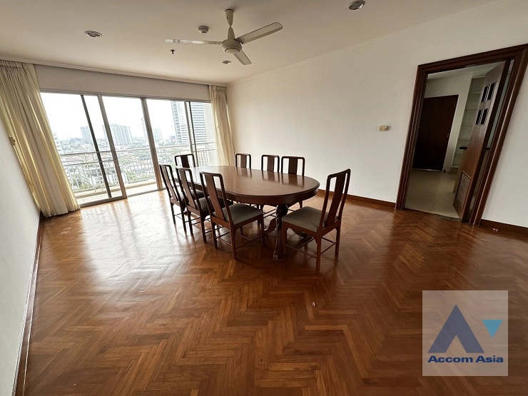  3 Bedrooms  Apartment For Rent in Sathorn, Bangkok  near BRT Technic Krungthep (AA39022)