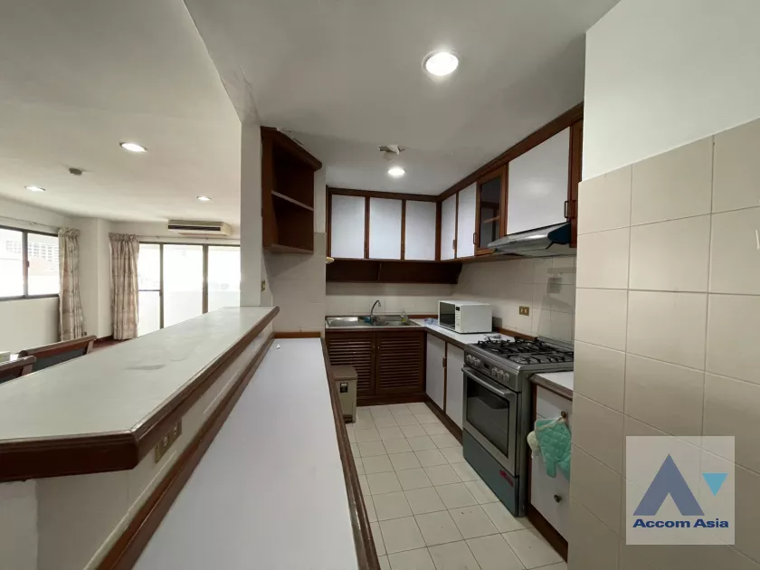 unit2 Bedrooms Condominium for Rent in Sukhumvit, Bangkok near BTS Asok - MRT Sukhumvit at Ruamjai Heights