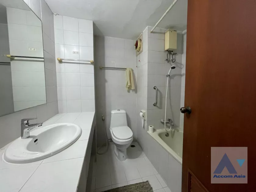 8  2 br Condominium For Rent in Sukhumvit ,Bangkok BTS Asok - MRT Sukhumvit at Ruamjai Heights AA39033